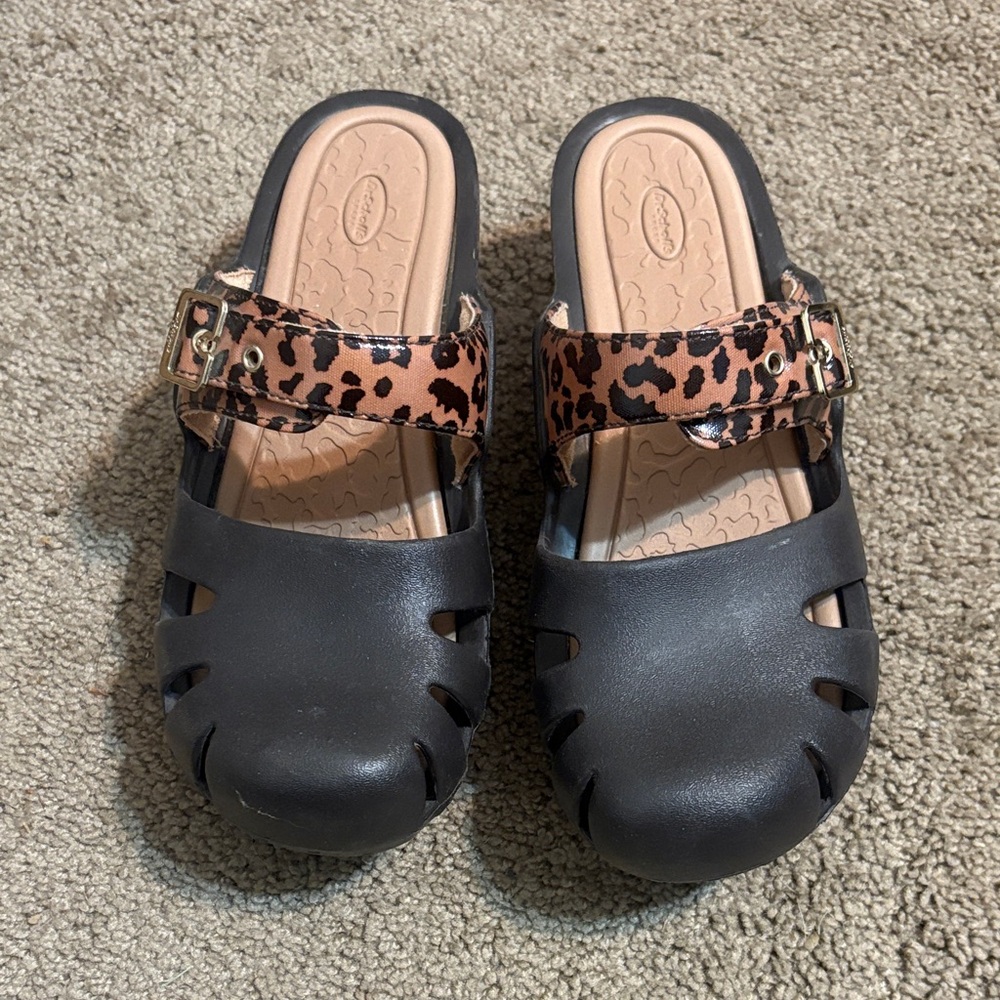 Dr. Scholl's Black and Brown Leopard Mules